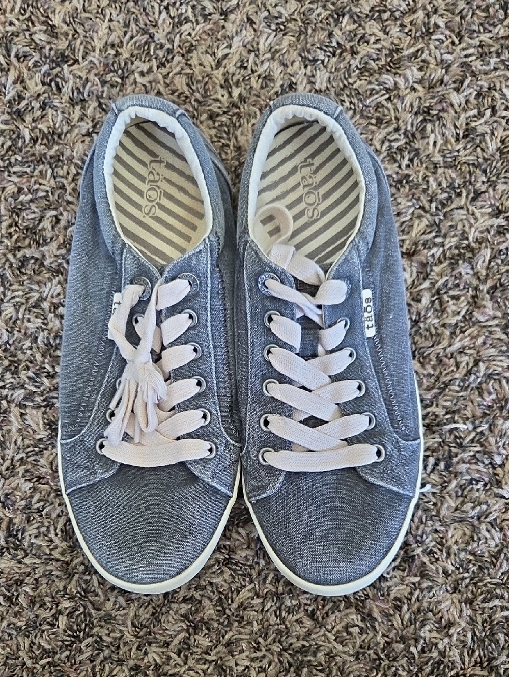Taos Footwear Gray Canvas Lace-Up Women's Sneakers with Cream Laces